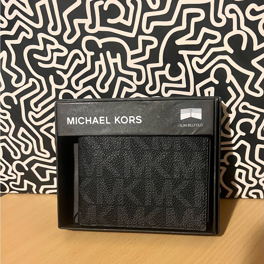 Micheal Kors Signature Men Slim Billfold Wallet